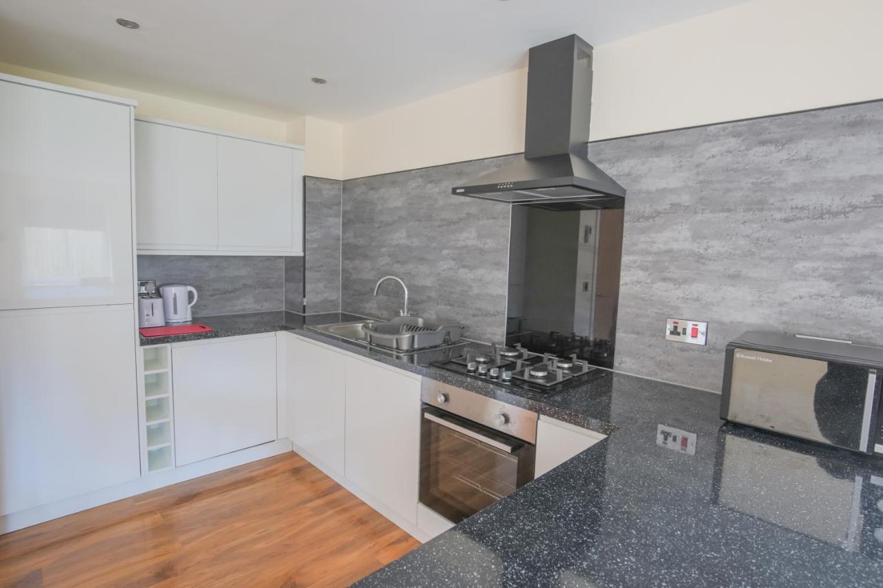 Stylish Modern Newly Built Apartment 15 Min From City Centre EDI Buitenkant foto